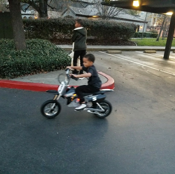 *FOLLOW ME”👉🏼🚴🏼‍♀️🛵🛴✈️🛩➡️➡️➡️ - Picture 4 of 4